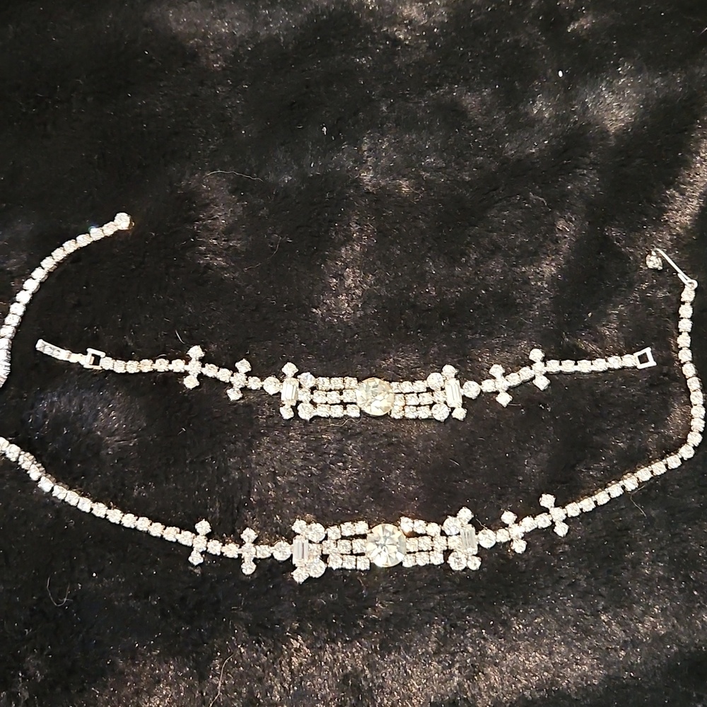 Elegant Silver Crystal Necklace and Bracelet Set